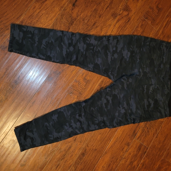 No Boundaries Black Camouflage Denim Joggers - Picture 5 of 5